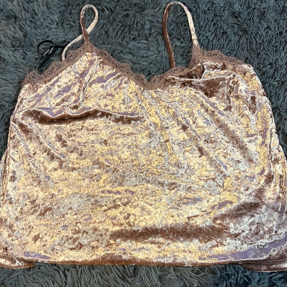 forever 21 pink velvet crop top. size 0X